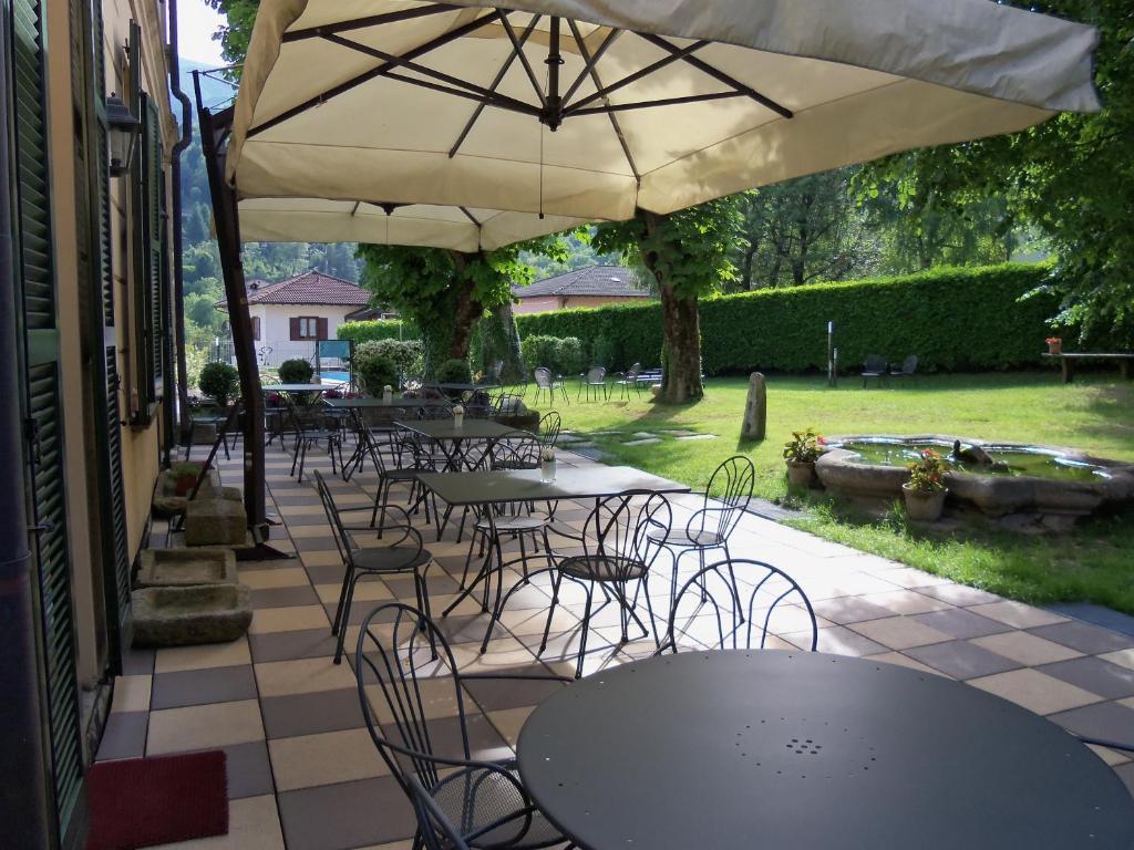 Hotel La Torre Castiglione dʼIntelvi Exteriör bild